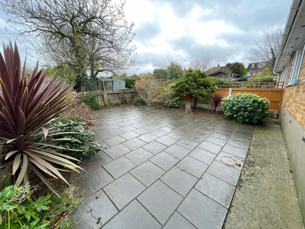 Lot: 129 - SEMI-DETACHED BUNGALOW WITH GARAGE - Rear garden